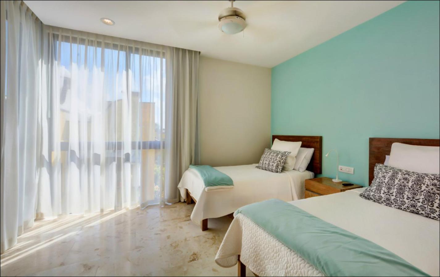Anah Suites By Las Flores Vacation Rentals プレヤデルカーメン エクステリア 写真