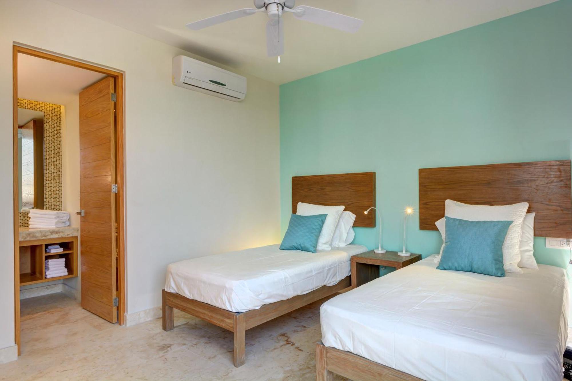 Anah Suites By Las Flores Vacation Rentals プレヤデルカーメン エクステリア 写真