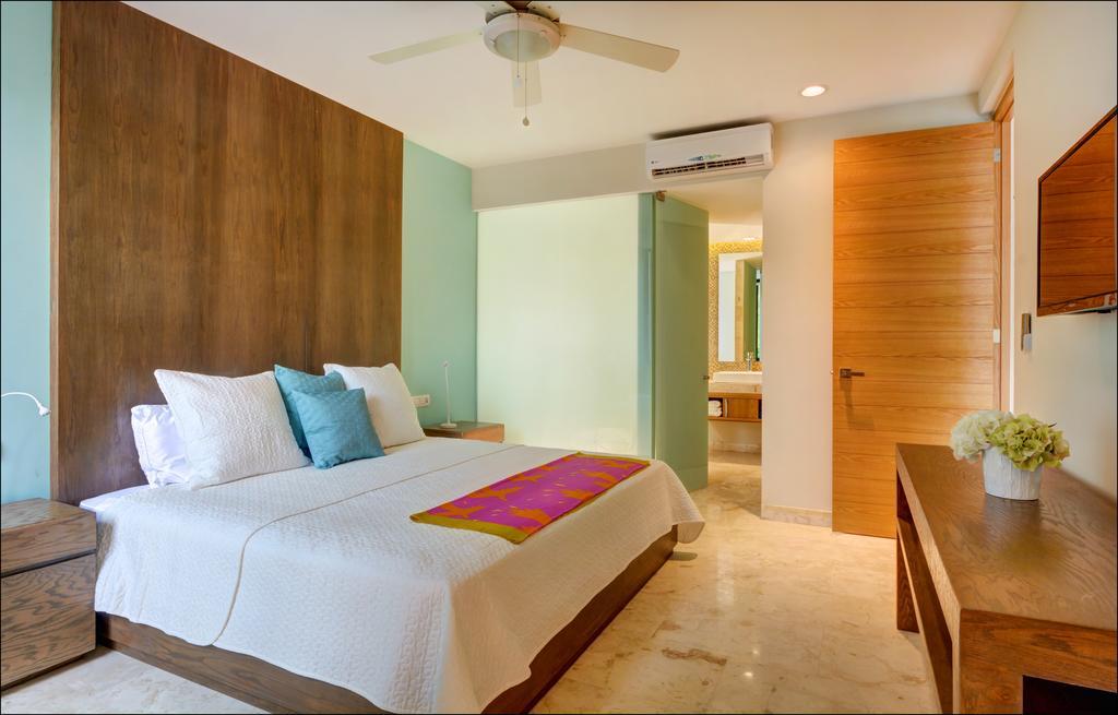 Anah Suites By Las Flores Vacation Rentals プレヤデルカーメン エクステリア 写真