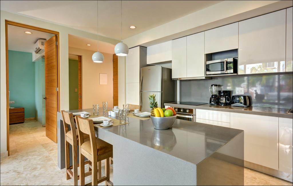Anah Suites By Las Flores Vacation Rentals プレヤデルカーメン エクステリア 写真